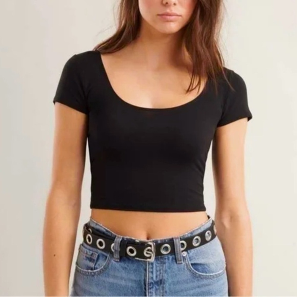 Ambiance apparel Crop top Scoop Neck Tee short sleeve t-shirt size S in black